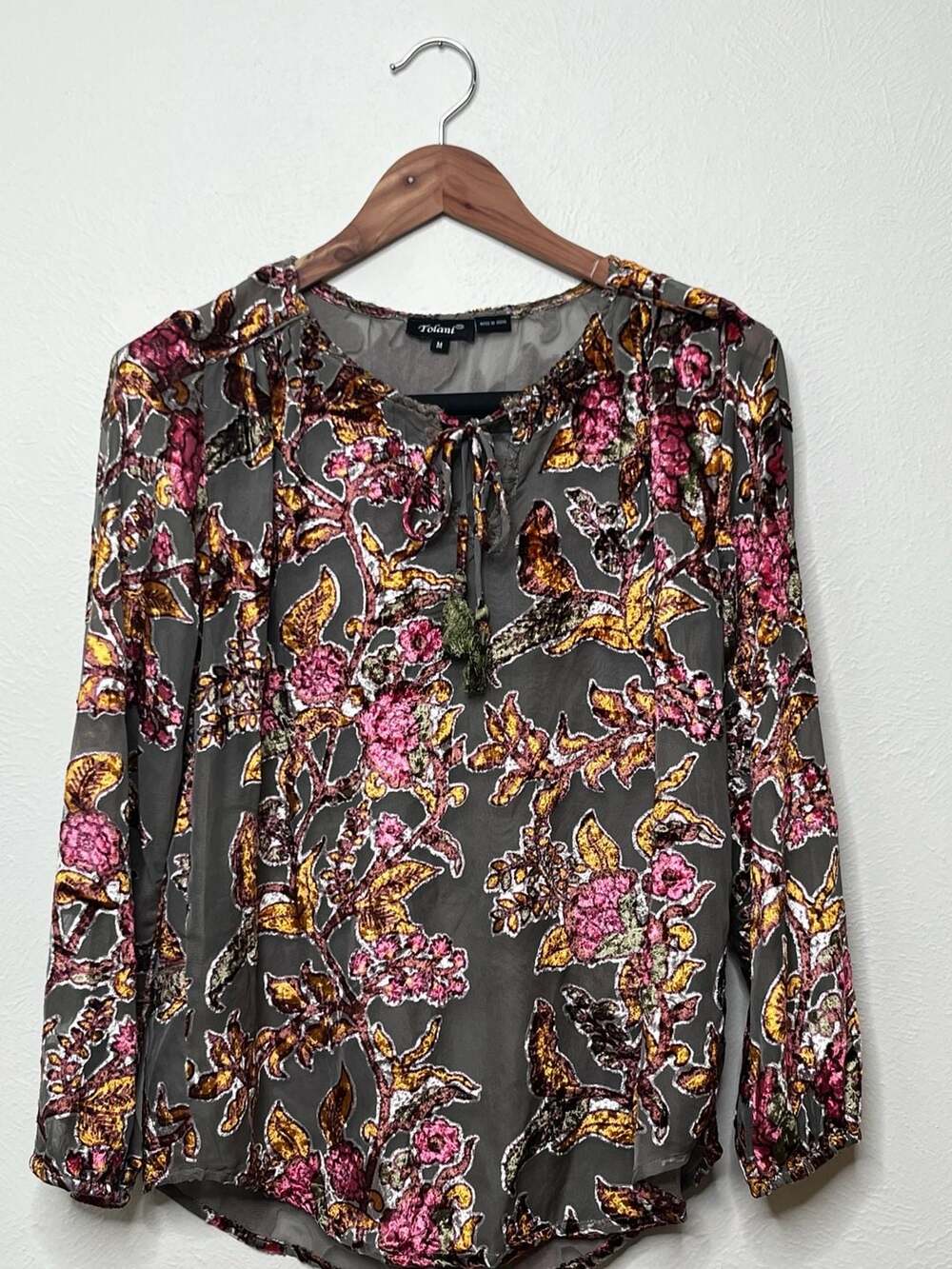 Tolani Floral Velvet Burnout Sheer Long Sleeve Blouse Size M